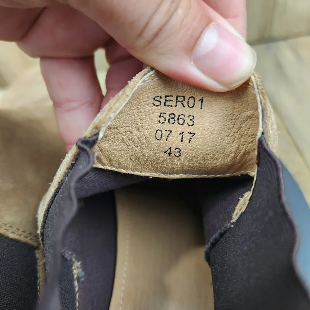 Hudson London Chelsea Boots Mens size 10 Tan Suede SER01 5863 Leather Sole